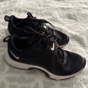 Nike Black Big Kids Sneakers Size 5.5Y Athletic Running Shoes